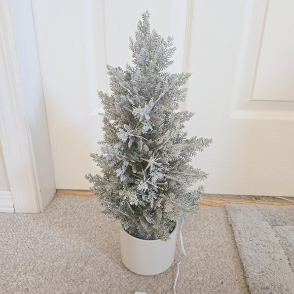 NEW Mini LED Christmas Tree approx 7 inch Light up ✨ - Picture 2 of 4